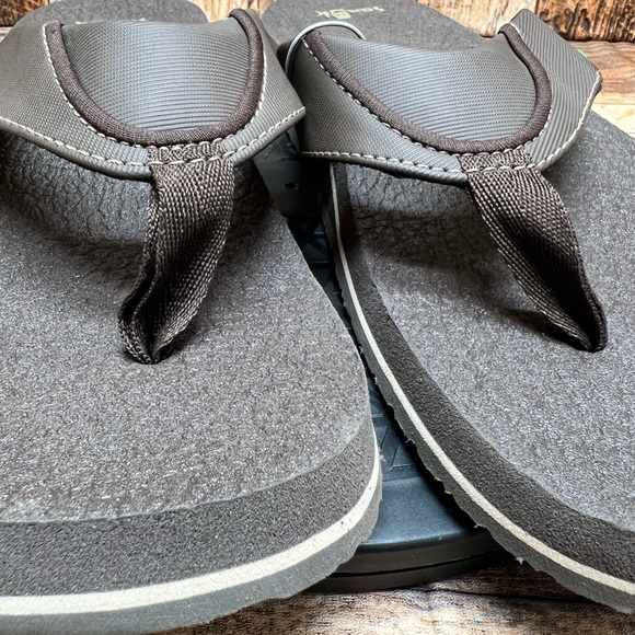 NEW Men’s Sanuk Beer Cozy Flip Flop Sandals Various Sizes - Picture 8 of 12